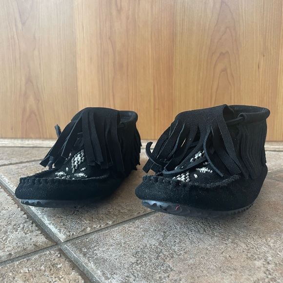 Manitobah paddle suede vibram moccasin - Picture 2 of 5